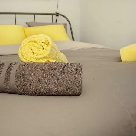 Comfy Brand New Apt Near Acropolis Museum