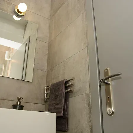 Comfy Brand New Apt Near Acropolis Museum Athens